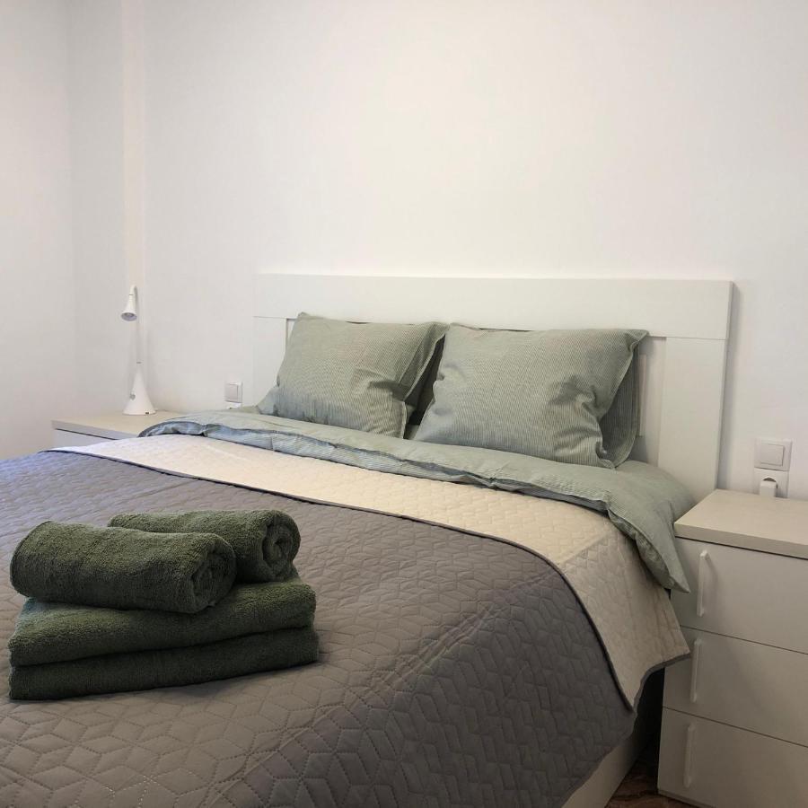 Apartamento Paris Салоу Екстериор снимка