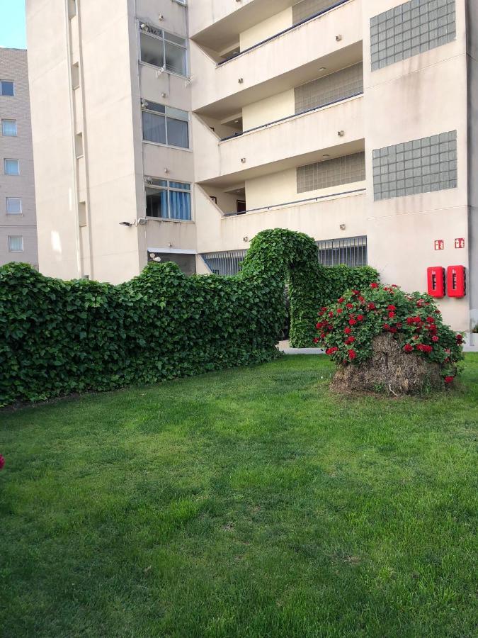 Apartamento Paris Салоу Екстериор снимка