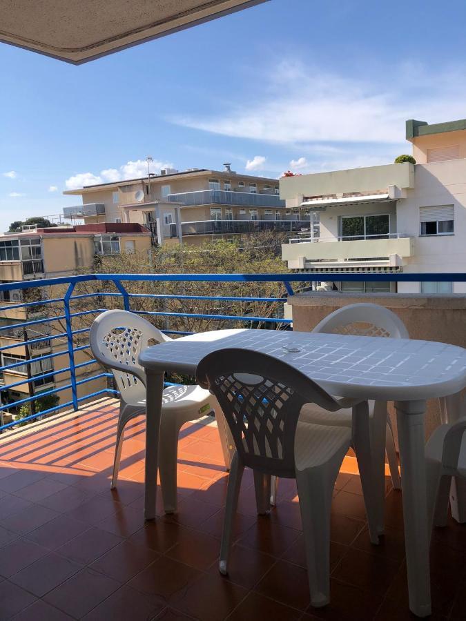 Apartamento Paris Салоу Екстериор снимка