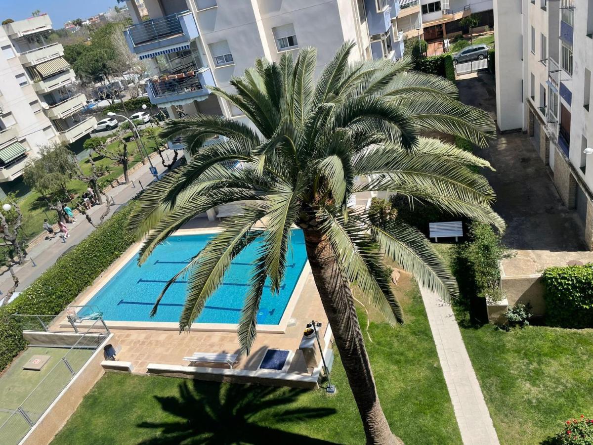Apartamento Paris Салоу Екстериор снимка